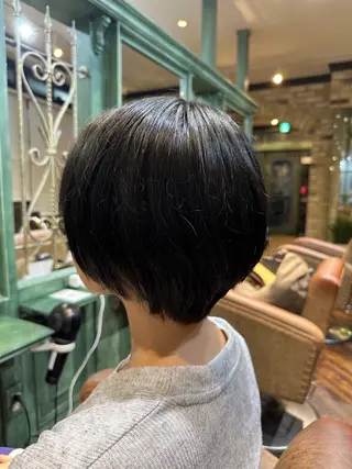 ショート Monan 新宿所属・ケイジ✨透明感 /艶カラー✨のヘアスタイル