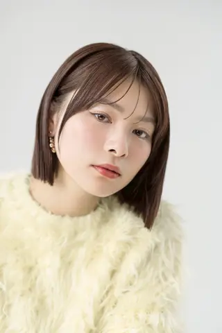 ショート カラー 井崎 史帆のヘアスタイル