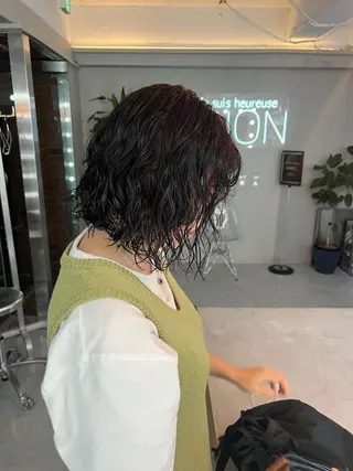 ミディアム パーマ je suis heureuse所属・ハイライトカラー 🌀ゆい❣️のヘアスタイル