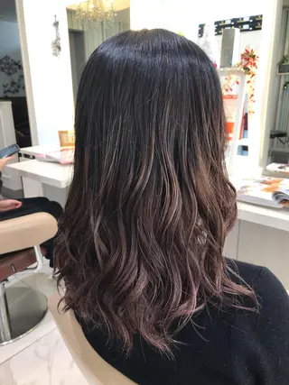 セミロング カラー 清藤 綾のヘアスタイル