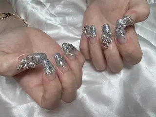 セミロング Regina レジーナのネイルデザイン