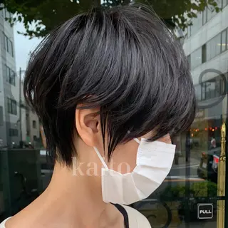 ショート カラー and .のヘアスタイル