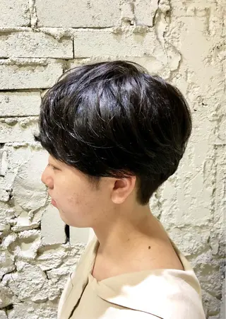 ショート レイヤー/韓国 ハイトーン興津史弥のヘアスタイル