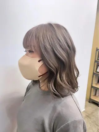 セミロング カラー 渡 汐音のヘアスタイル
