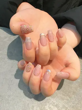 ネイル Nest 岩崎のネイルデザイン