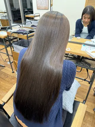 Belle表参道 Terrace所属・山下 莉歩のヘアスタイル