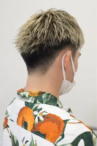 ショート カラー 千葉 慎也のヘアスタイル