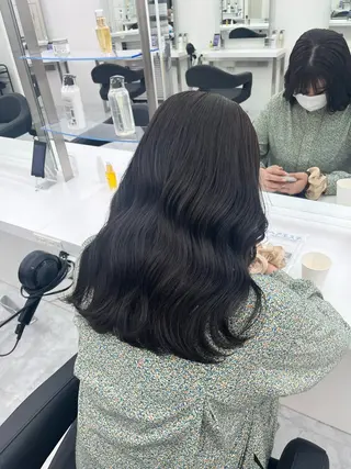 セミロング カラー ヘアアレンジ 艶髪ハイトーン🫧 Kurehaのヘアスタイル