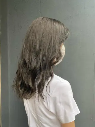 ロング カラー EMANON心斎橋所属・マンツーマン女性 美容師 奏のヘアスタイル