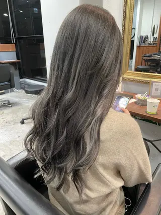 ロング 大内 志穂のヘアスタイル
