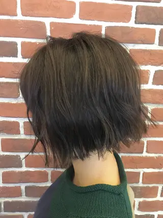 ショート カラー さかい なつみのヘアスタイル