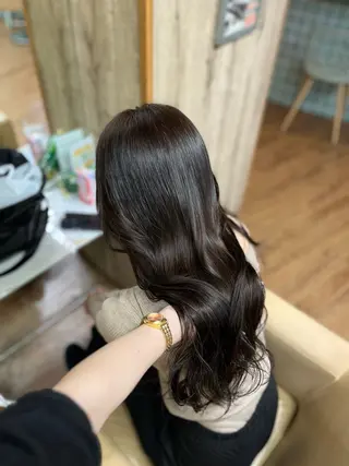 ロング カラー KUREA ｶﾗｰﾓﾃﾞﾙ募集中のヘアスタイル