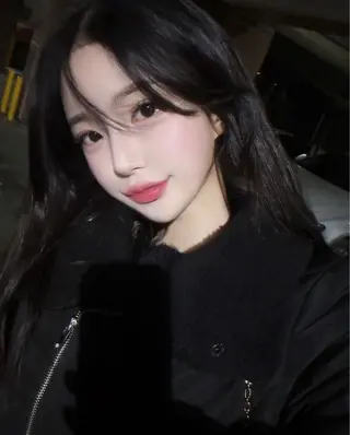 セミロング カラー 莉乃/縮毛矯正/髪質 改善/艶カラーのヘアスタイル