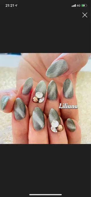 ネイル 艶々の美爪を〜 【リリアーナ】のネイルデザイン