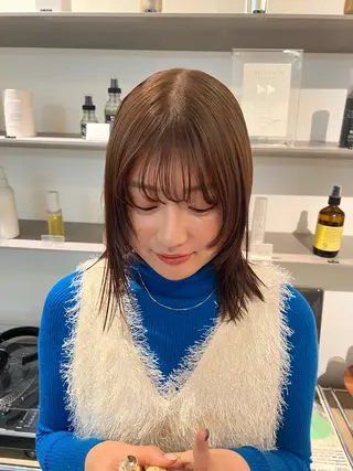 ミディアム カラー MARIKA 暖色系/ハイトーンのヘアスタイル