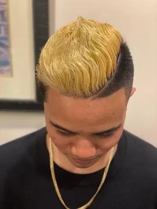 カラー 近藤 真のヘアスタイル