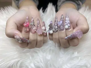 ネイル ゴテゴテネイルサロン所属・ゴテゴテ ネイルのネイルデザイン