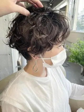 ショート パーマ 佐藤 貴太のヘアスタイル