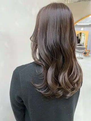 カラー 三好 万葉のヘアスタイル