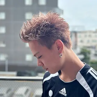 セミロング ハイトーン/レイヤー /メンズパーマのヘアスタイル