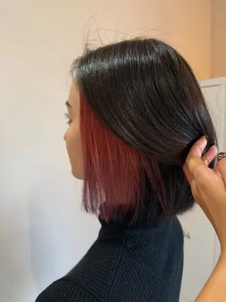 ショート カラー 谷 里美のヘアスタイル
