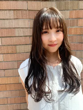 ロング 38【サーティーエイト】所属・REINA 【デザイナー】のヘアスタイル