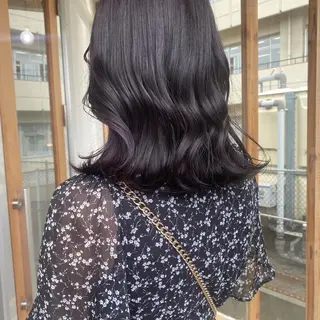 ミディアム カラー en⁺ trust所属・山口 麗音のヘアスタイル