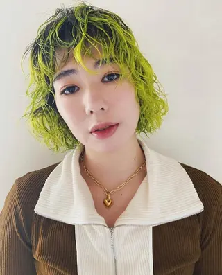 ミディアム パーマ 🫧艶ハイトーン ブリーチ🫧シモのヘアスタイル