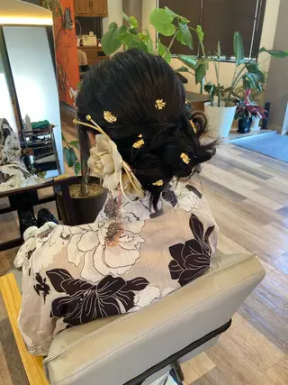 ミディアム 中野 紹江のヘアスタイル