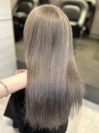 ロング カラー 🩶mana🩶艶髪 /カラーオンカラーのヘアスタイル