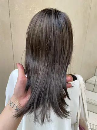 ショート カラー ケアブリーチ/ エクステ/レイヤーのヘアスタイル