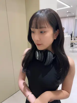 セミロング カラー 韓国🇰🇷レイヤー 映える顔周り🩷のヘアスタイル