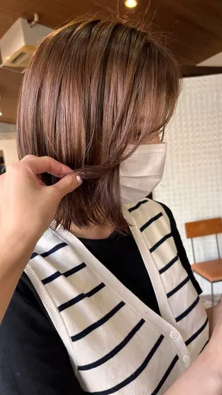 ミディアム 中村 友香のヘアスタイル