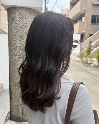 ロング カラー DX SHARE SALON所属・ツヤ感白髪ぼかし KEIKOのヘアスタイル