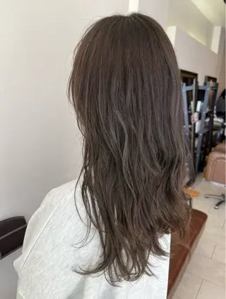 ロング カラー 泉川 みかのヘアスタイル