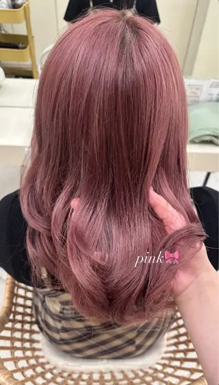 ミディアム fore所属・赤熊 咲良 🦔ྀིのヘアスタイル