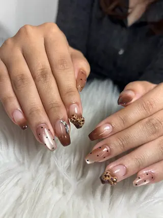 ネイル リアンナ 𝑰𝑶𝑹𝑰のネイルデザイン