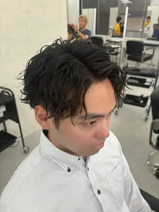 ショート パーマ メンズ 岩井 虎大郎のヘアスタイル