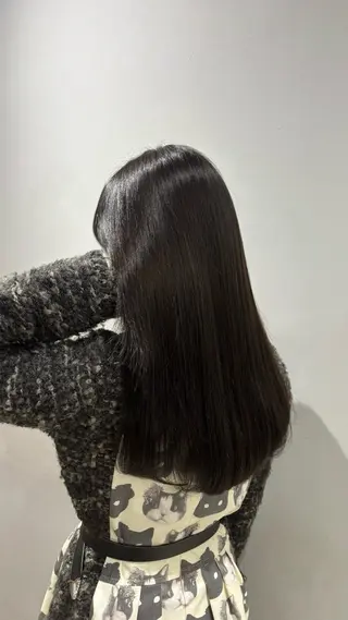 ロング カラー 松山 葵葉のヘアスタイル