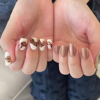 ネイル esby Loely MIZUKIのネイルデザイン