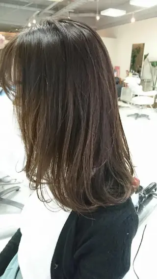 カラー セミロング nagane sayakaのヘアスタイル