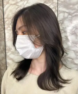 ミディアム カラー 🩶透明感グレージュ /レイヤー🩶のヘアスタイル