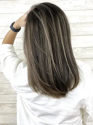 セミロング ✨原宿ハイトーン ブリーチ職人菊池のヘアスタイル