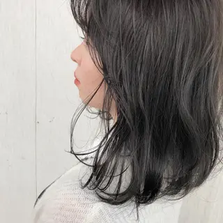 セミロング 横山 莉奈のヘアスタイル