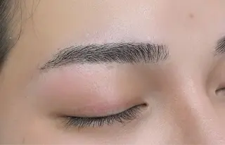 メンズ アイブロウ une FEMINの眉毛・アイブロウイメージ