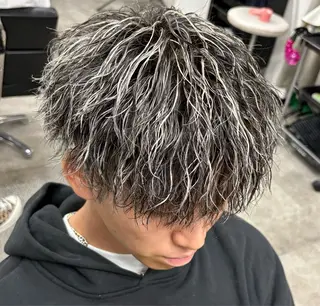 ショート パーマ メンズ era2d所属・マコト/心斎橋 メンズ専門店のヘアスタイル