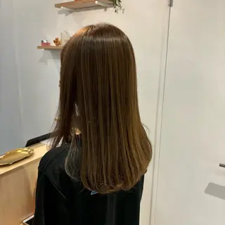 ミディアム カラー 青木 咲歩のヘアスタイル