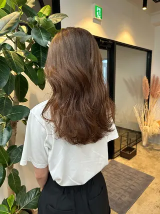 セミロング カラー yuika .のヘアスタイル