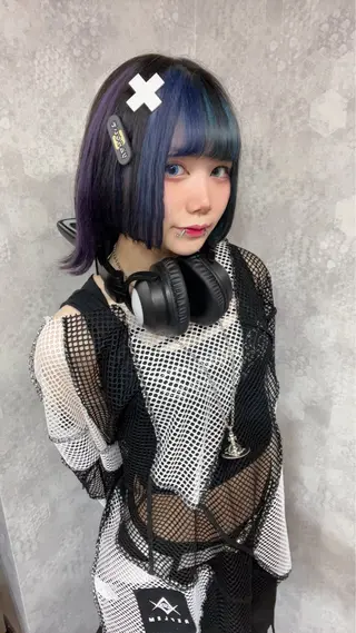 ミディアム カラー ヘアアレンジ 寒色アイドルカラー JUNOチナツのヘアスタイル