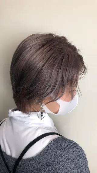 ショート 🌈インナーカラー 手塚直生のヘアスタイル